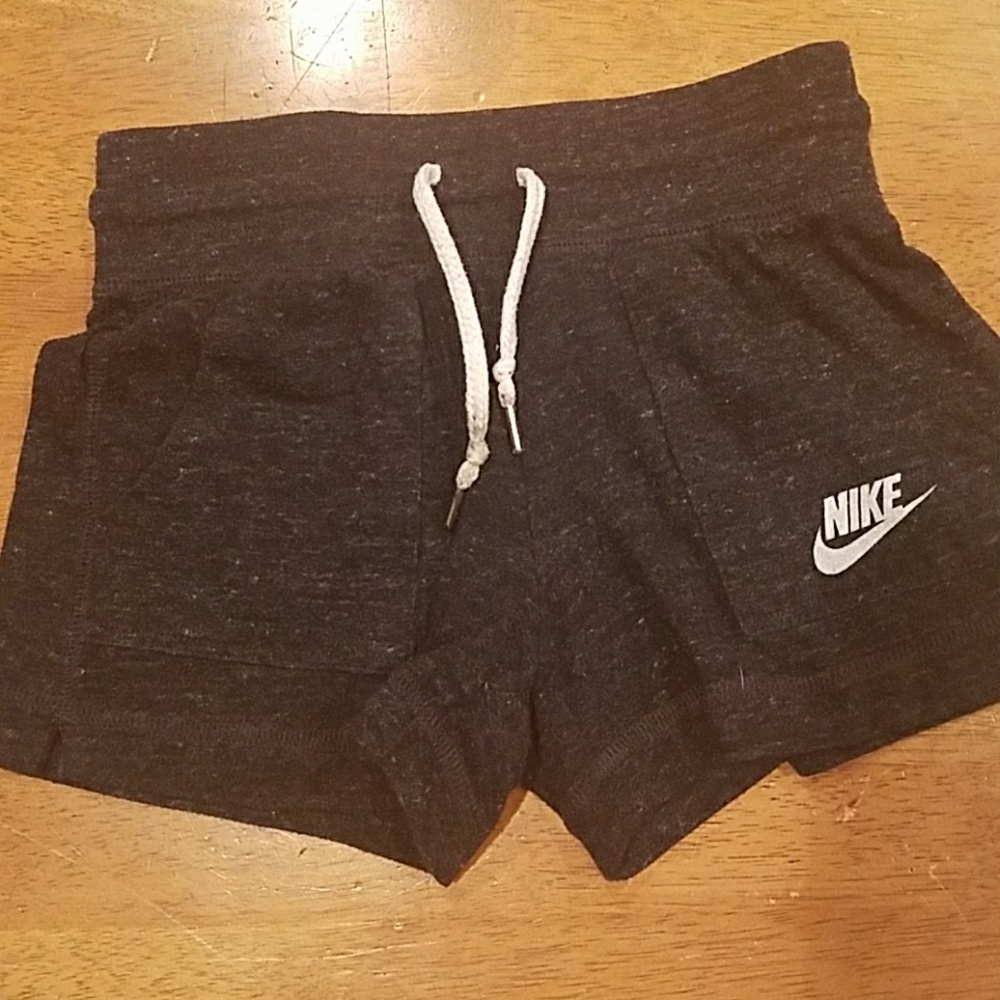🌺Little girls Nike shorts.🌺 5 for  $20